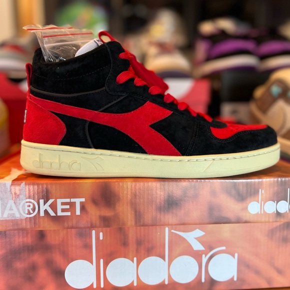 Market x Marvel x Diadora "Phoenix" size 8.5M - Picture 2 of 4